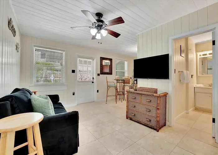 Stones Throw Beachside #2 At The Apartment Clearwater Beach
