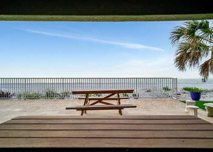 Stones Throw Beachside #2 At The Apartment *